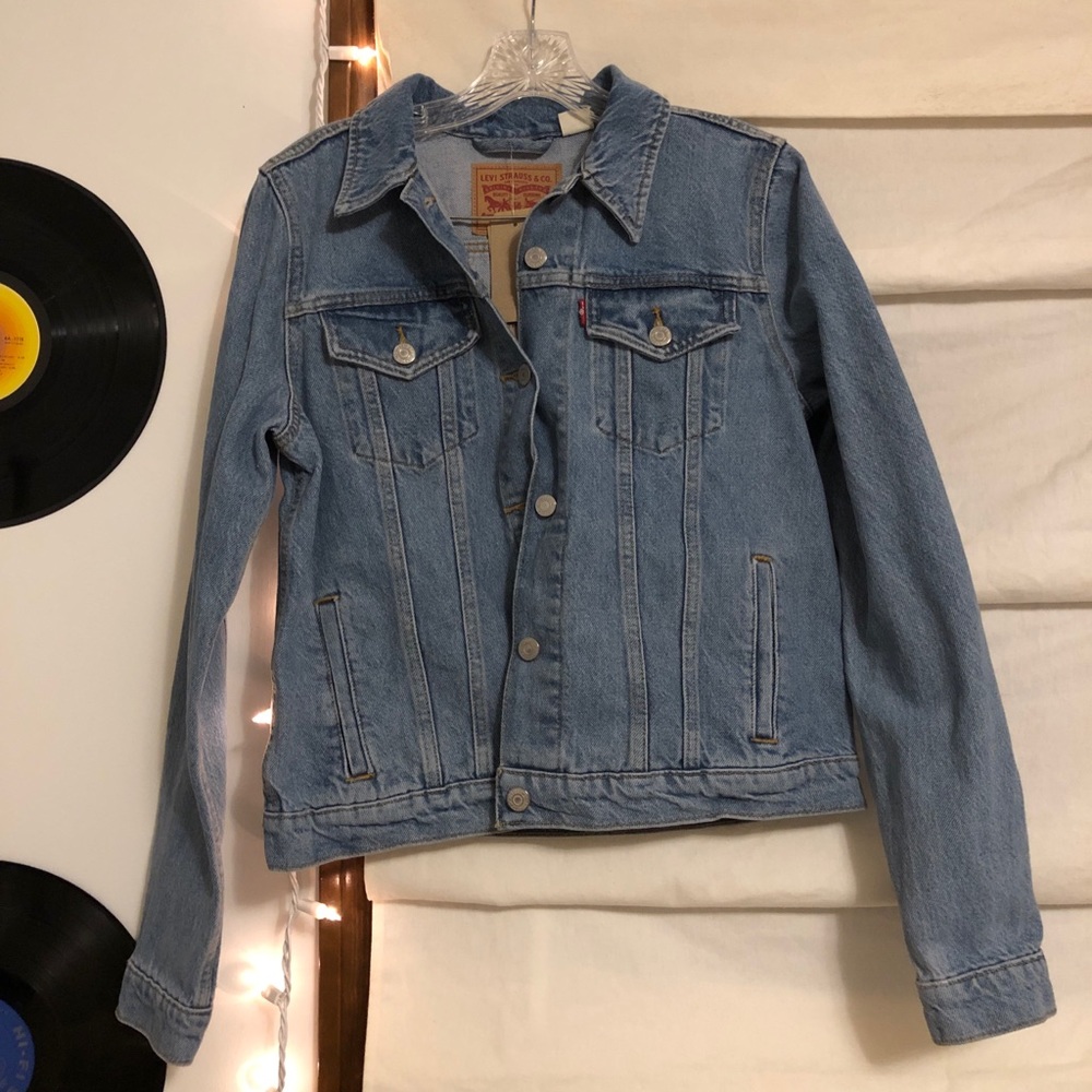 levi’s jean jacket
